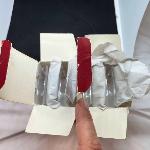 1982 Allegro Clear Plastic Floral Motif Napkin Holders Set of 8 Square Napkin - Picture 6 of 10